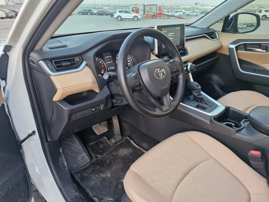 2024 Toyota RAV4 XLE 