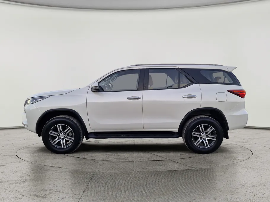 2022 Toyota Fortuner VX 