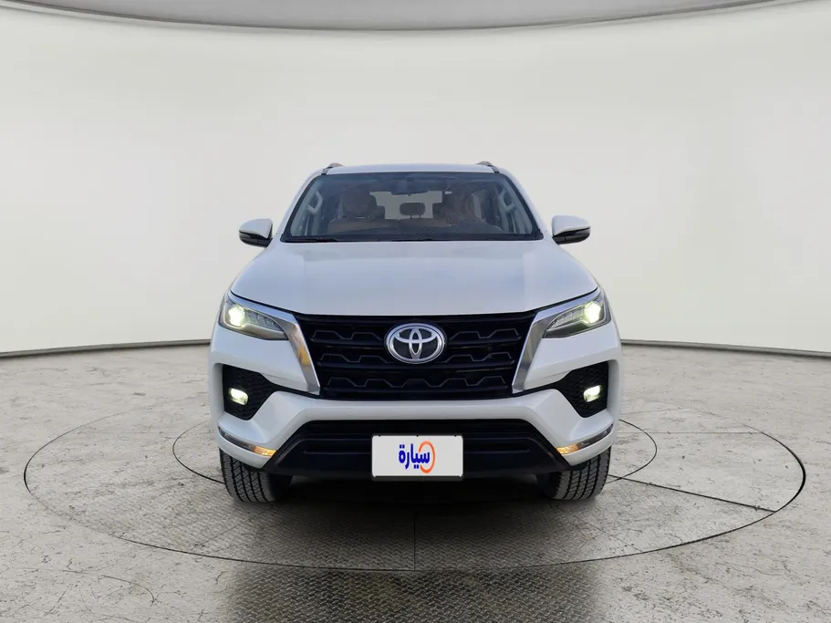 2022 Toyota Fortuner VX 