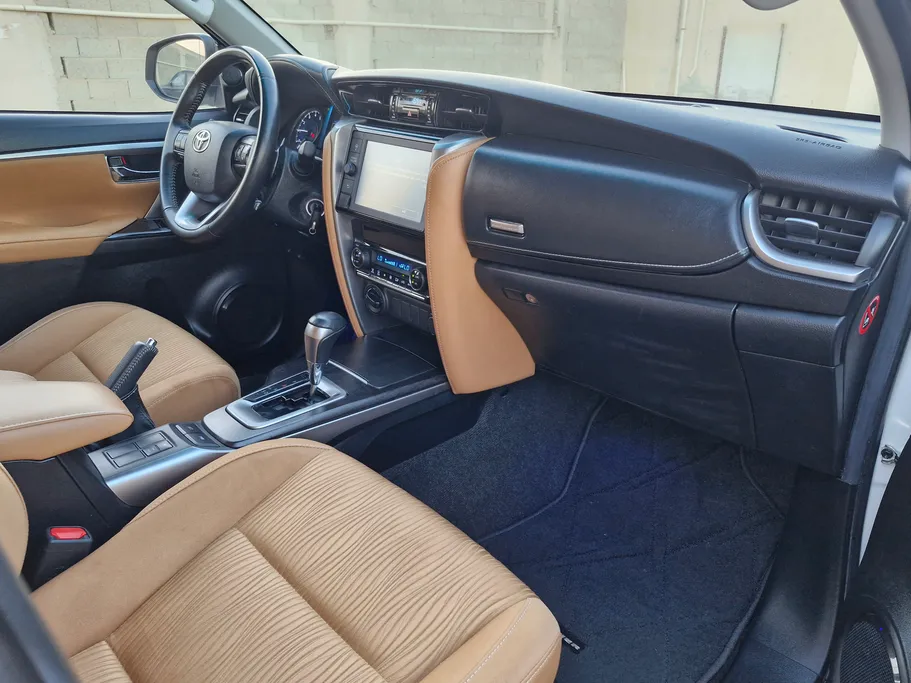 تويوتا فورتشنر VX 2022 