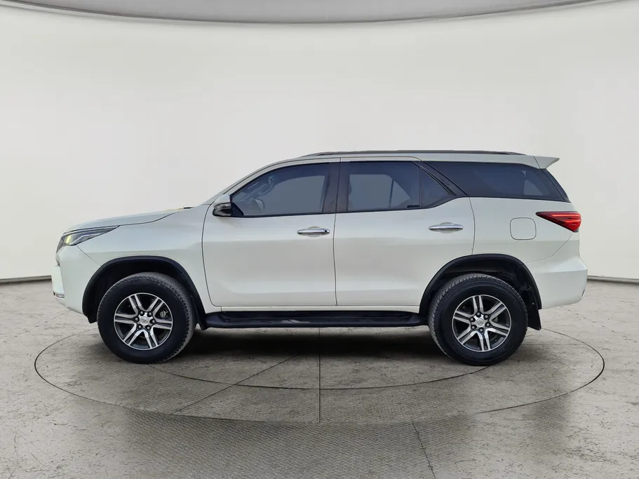 2022 Toyota Fortuner VX 