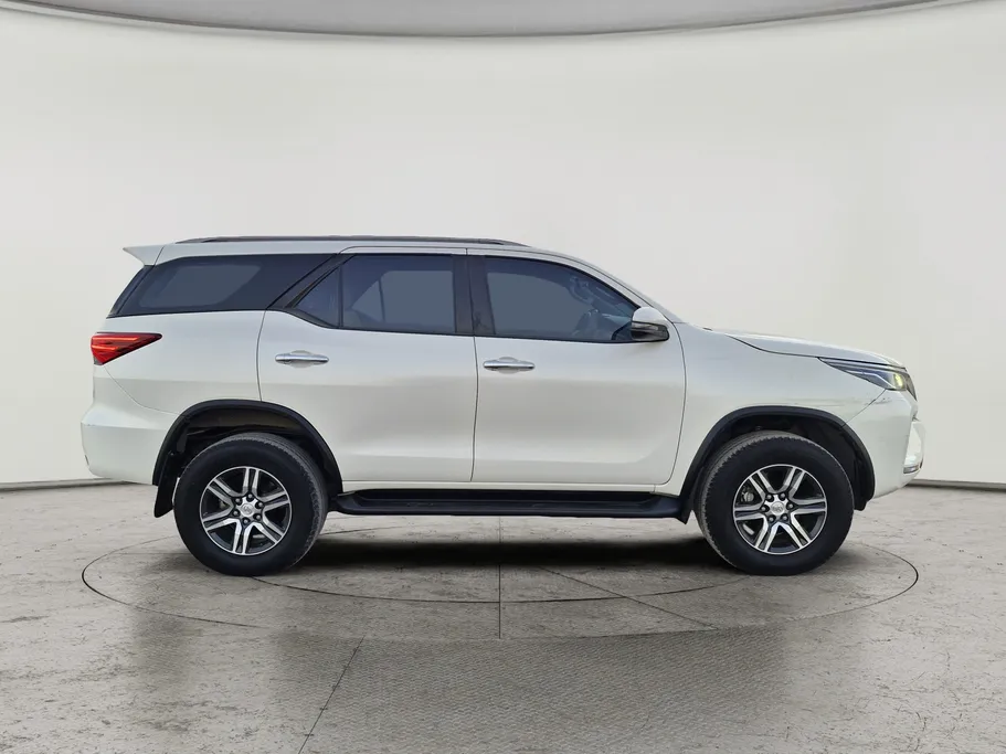 2022 Toyota Fortuner VX 