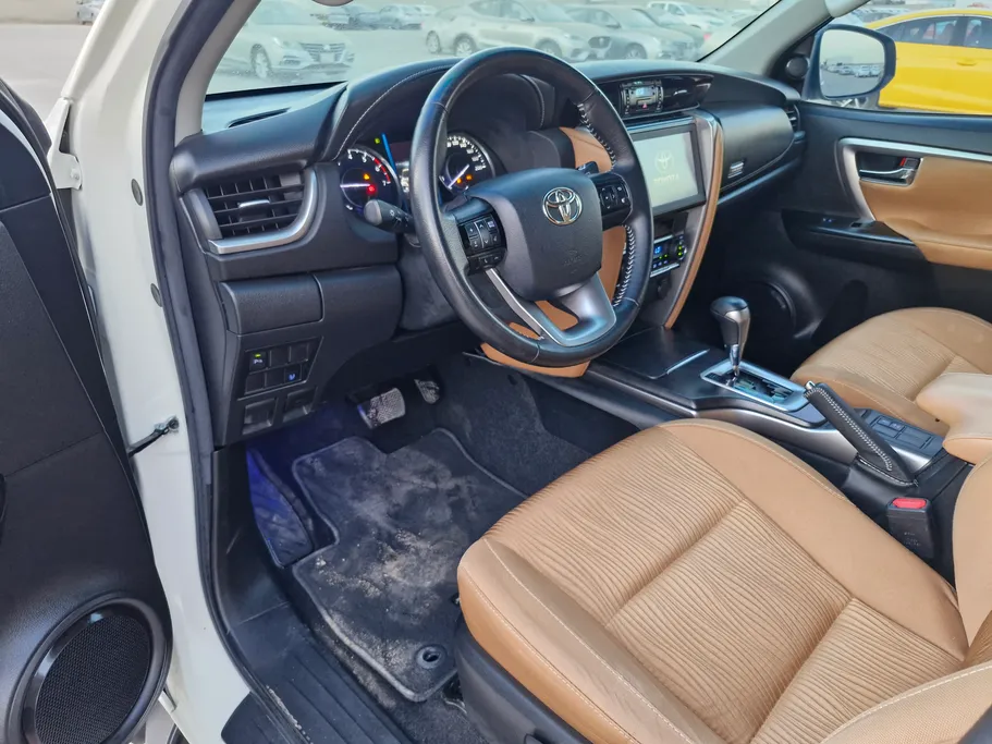 تويوتا فورتشنر VX 2022 