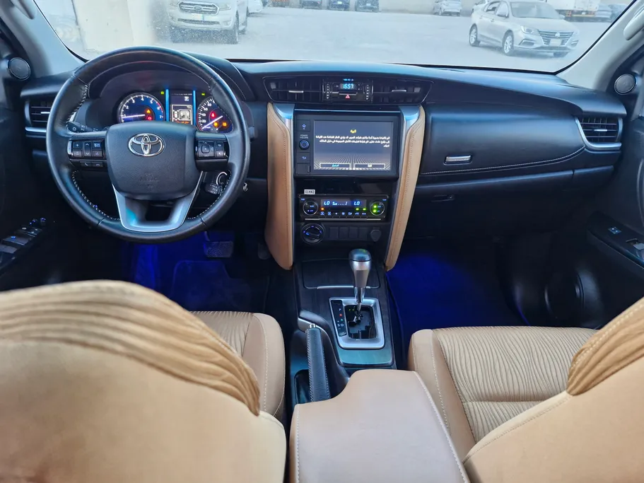 تويوتا فورتشنر VX 2022 