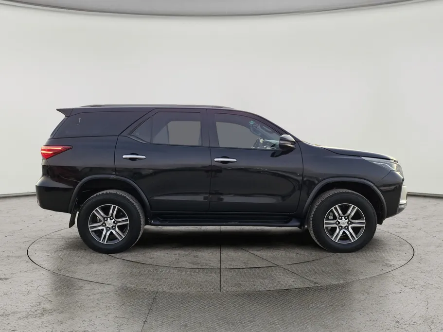 تويوتا فورتشنر GX 2021 