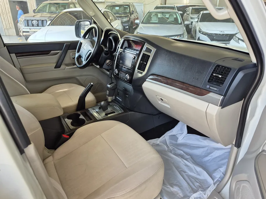 2020 Mitsubishi Pajero GLS 5Doors 