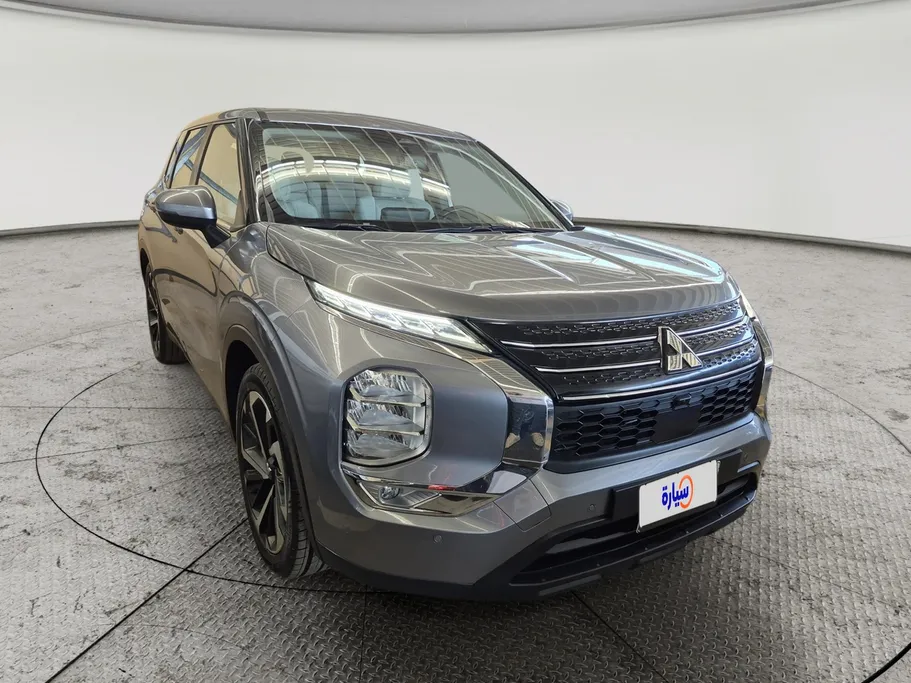ميتسوبيشي اوتلاندر CLS 2023 