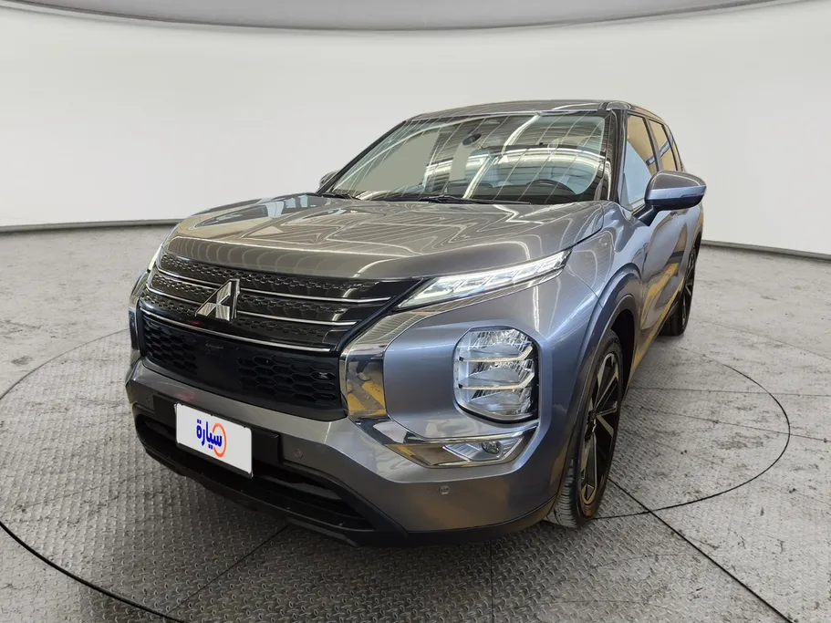 ميتسوبيشي اوتلاندر CLS 2023 