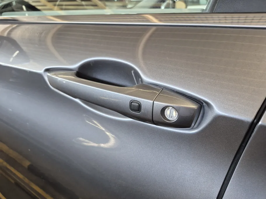 ميتسوبيشي اوتلاندر CLS 2023 