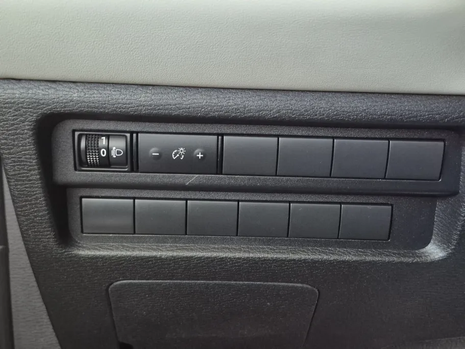 ميتسوبيشي اوتلاندر CLS 2023 