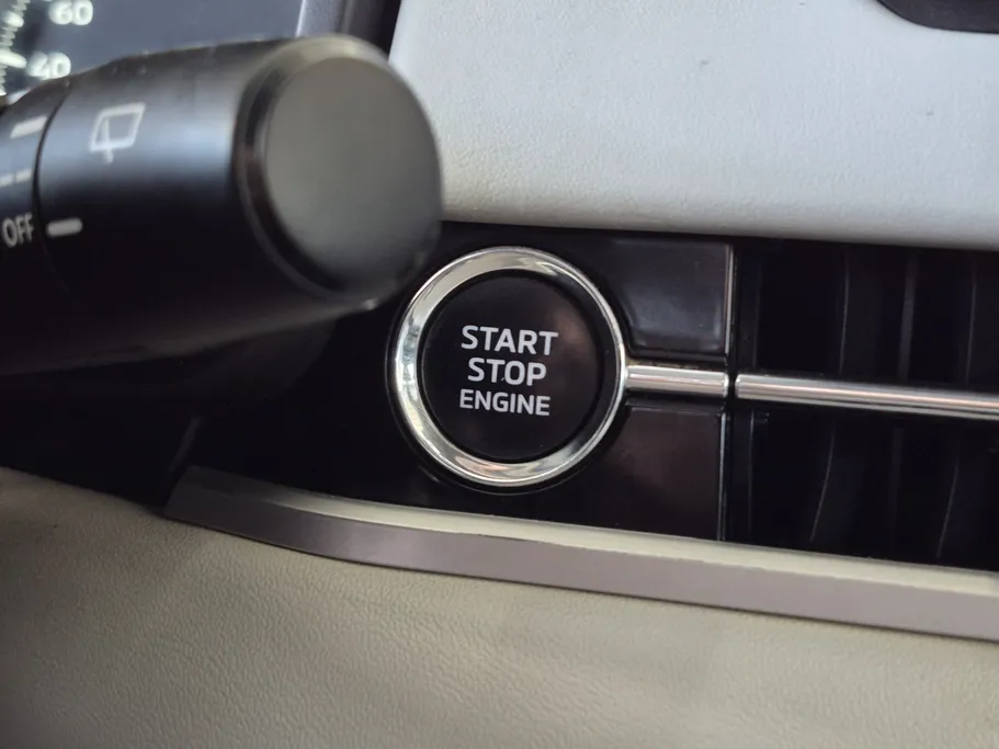 ميتسوبيشي اوتلاندر CLS 2023 