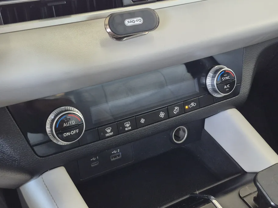 ميتسوبيشي اوتلاندر CLS 2023 