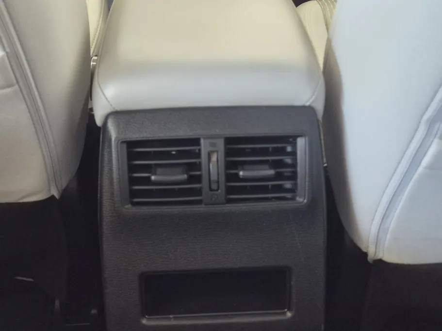 ميتسوبيشي اوتلاندر CLS 2023 