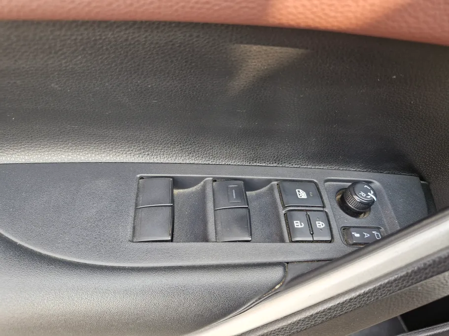 تويوتا كورولا كروس XLE HEV 2024 