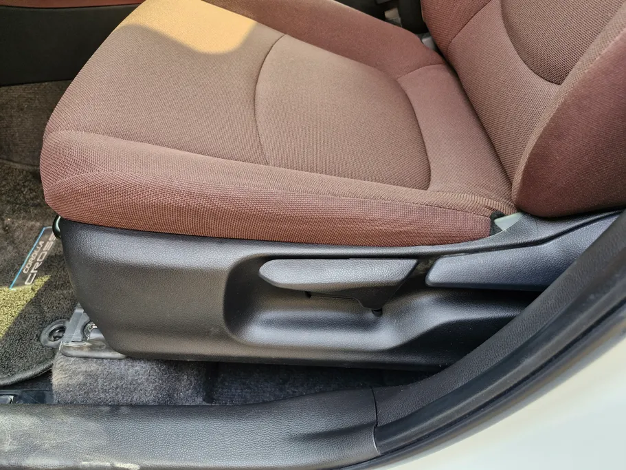 تويوتا كورولا كروس XLE HEV 2024 