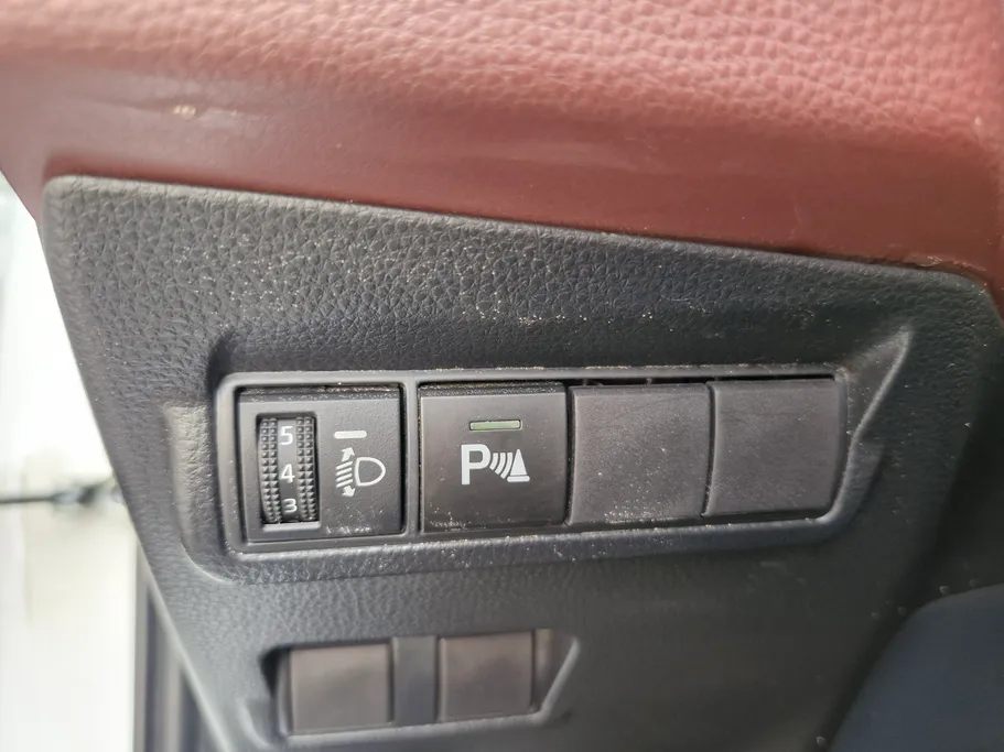 تويوتا كورولا كروس XLE HEV 2024 