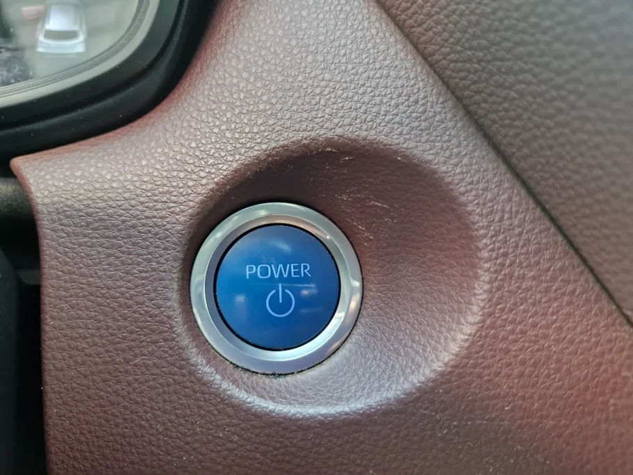 تويوتا كورولا كروس XLE HEV 2024 