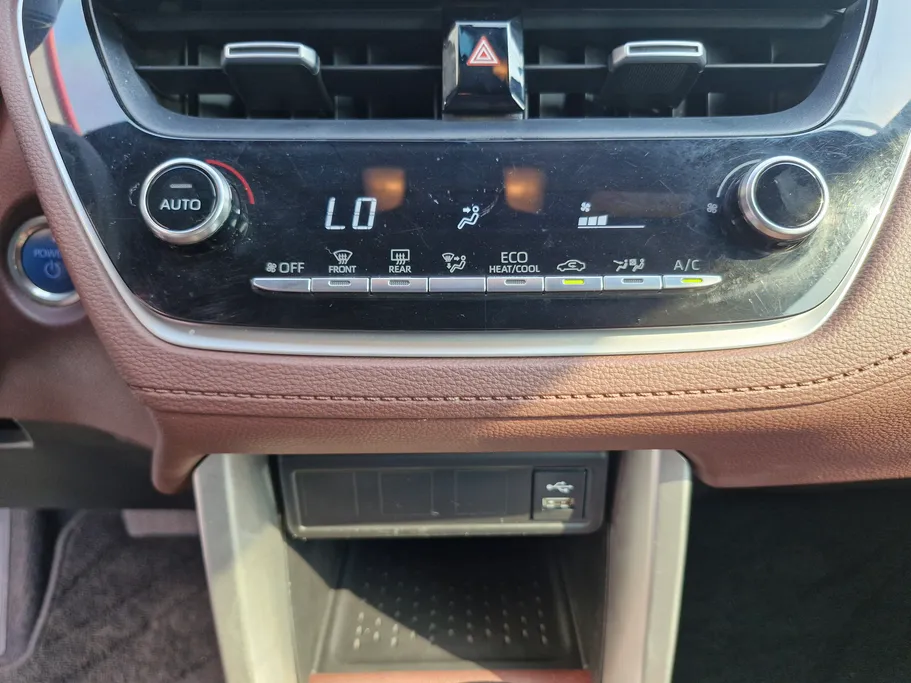 تويوتا كورولا كروس XLE HEV 2024 