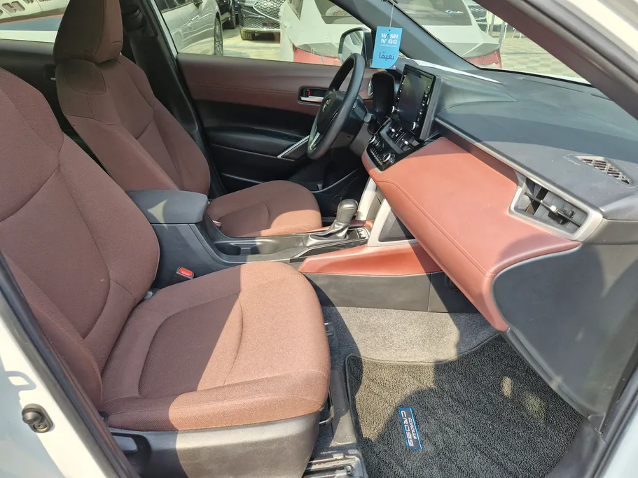 تويوتا كورولا كروس XLE HEV 2024 