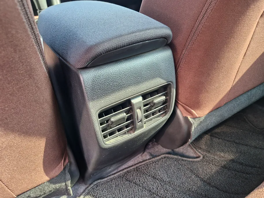 تويوتا كورولا كروس XLE HEV 2024 