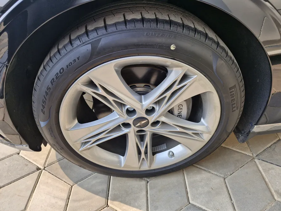 جينيسيس G90 Royal 2025 