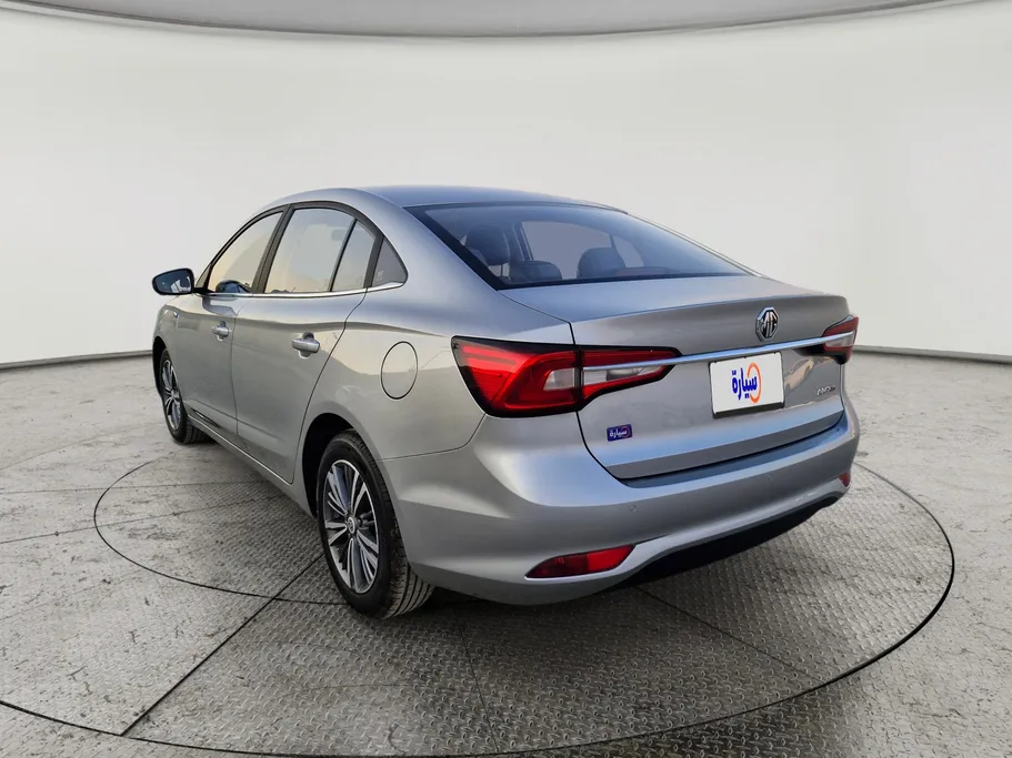 ام جي 5 LUX 2023 