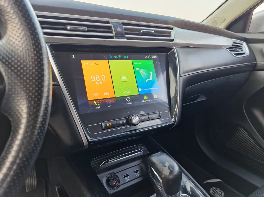 ام جي 5 LUX 2023 