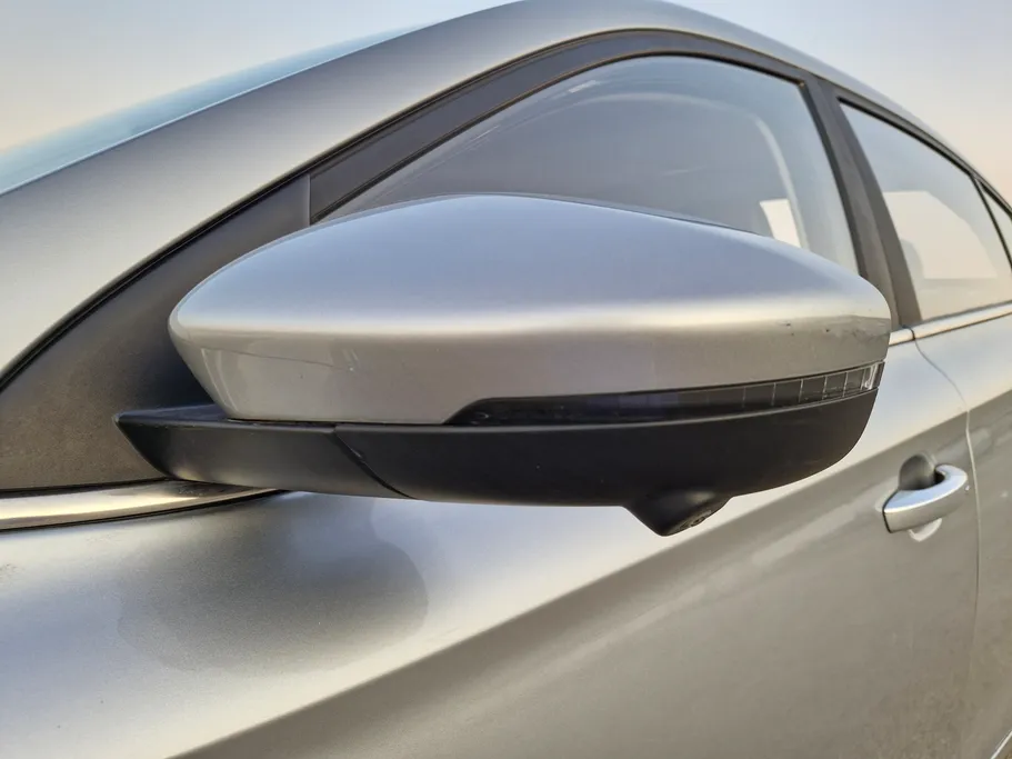 ام جي 5 LUX 2023 