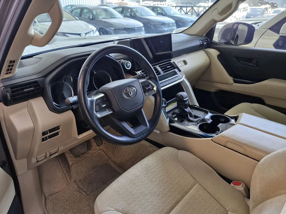 تويوتا لاندكروزر GXR 2024 