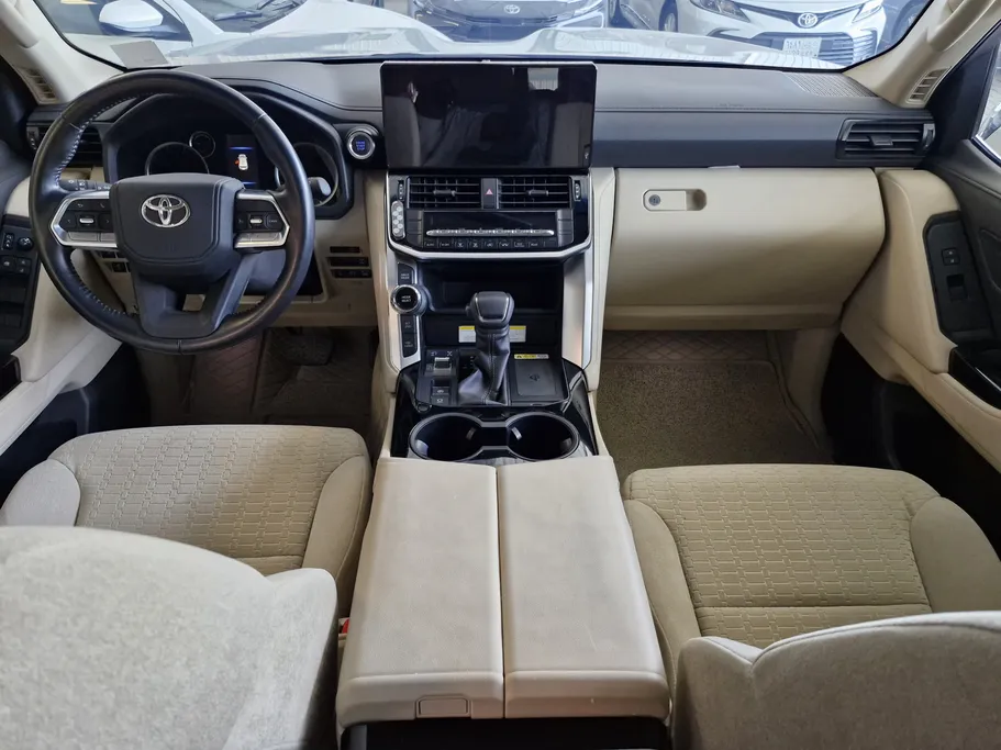 تويوتا لاندكروزر GXR 2024 