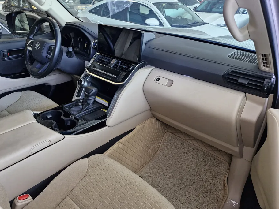 تويوتا لاندكروزر GXR 2024 