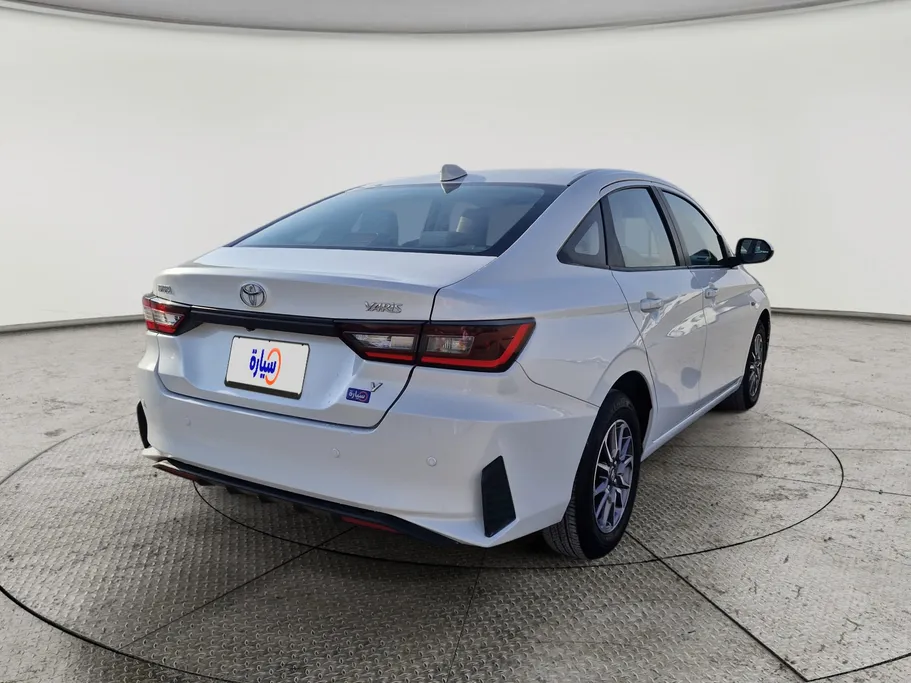 2023 Toyota Yaris  Y 