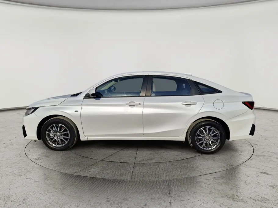 2023 Toyota Yaris  Y 