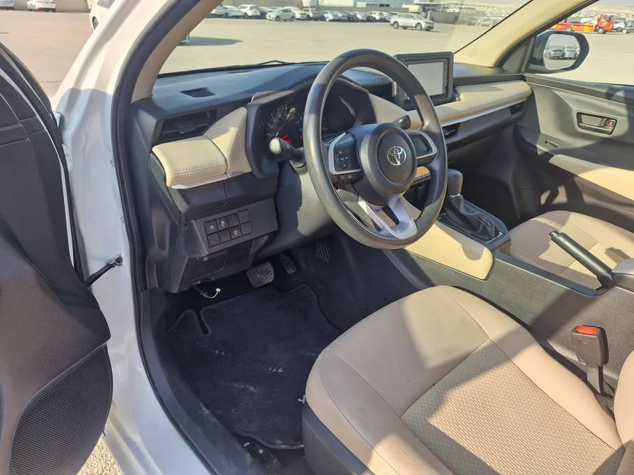 2023 Toyota Yaris  Y 