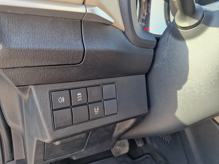 2023 Toyota Yaris  Y 