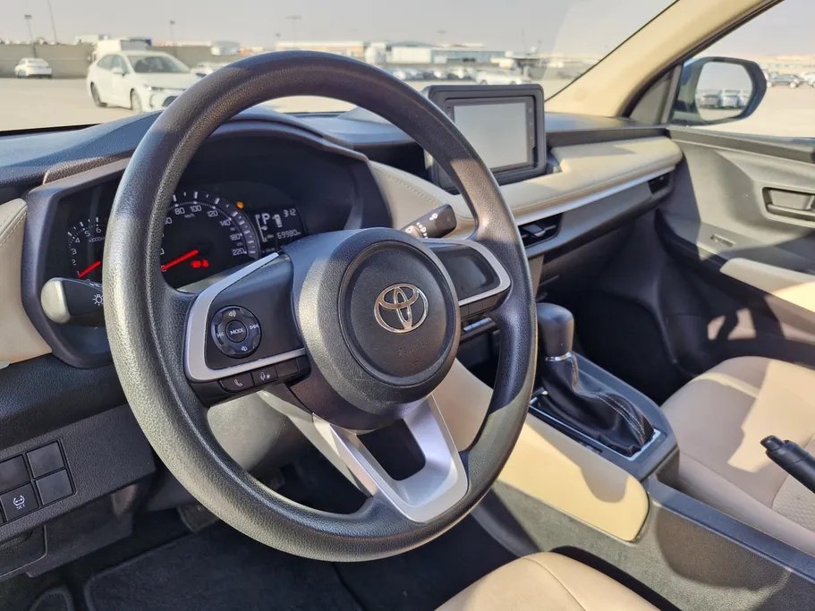 2023 Toyota Yaris  Y 