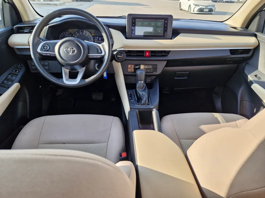 2023 Toyota Yaris  Y 