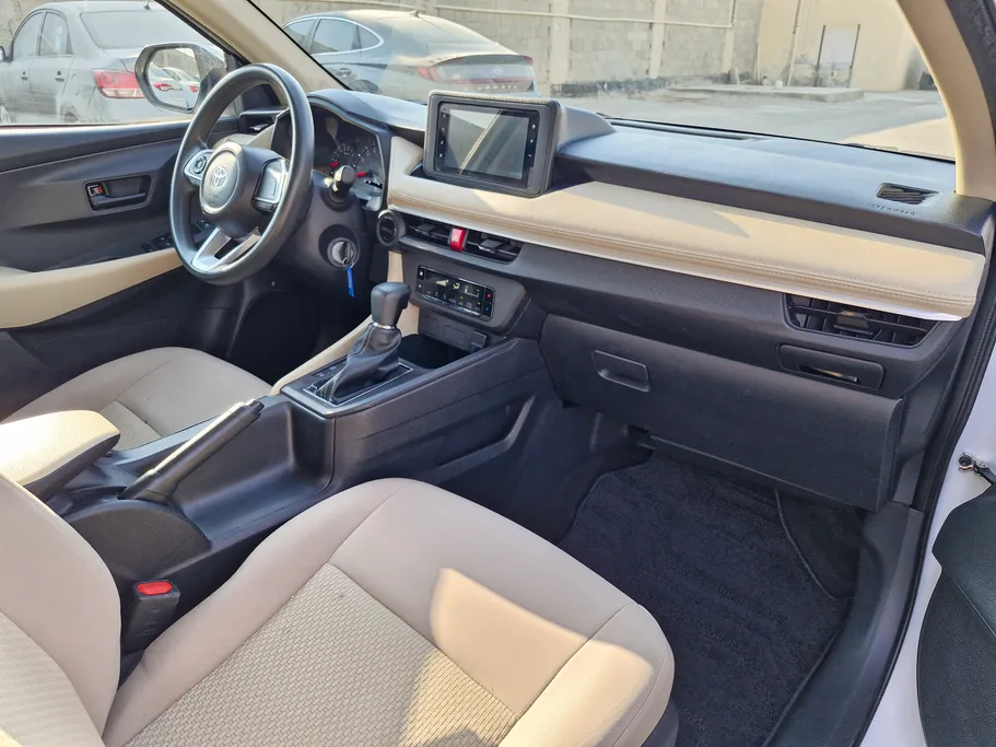 2023 Toyota Yaris  Y 