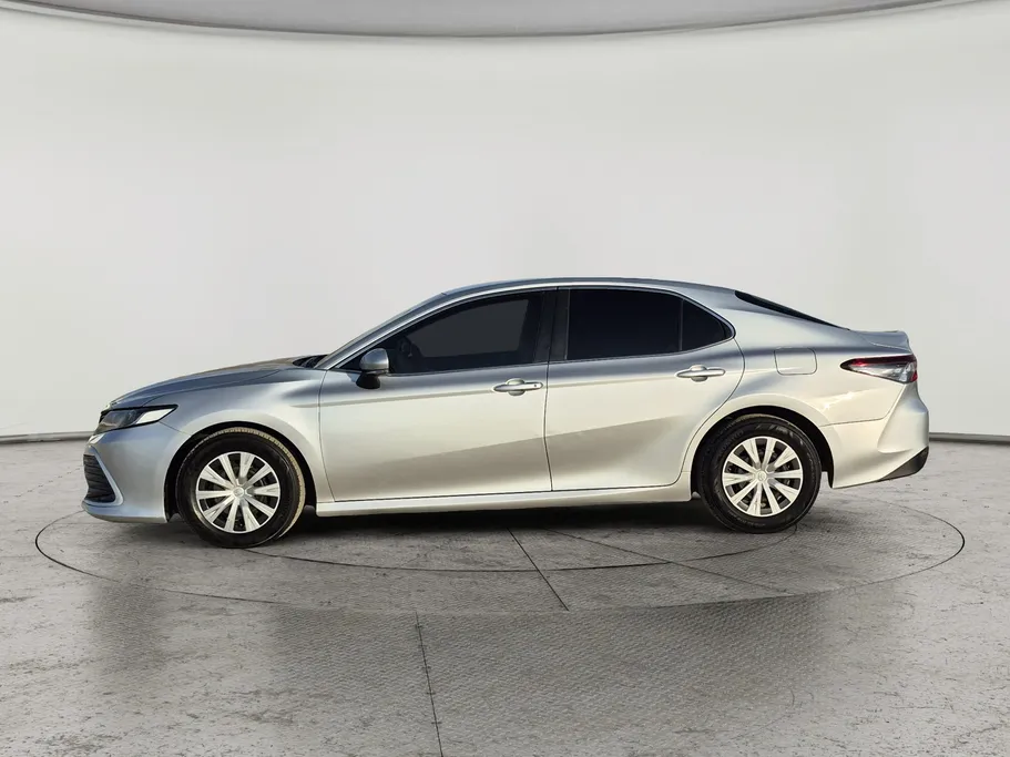 تويوتا كامري LE 2023 