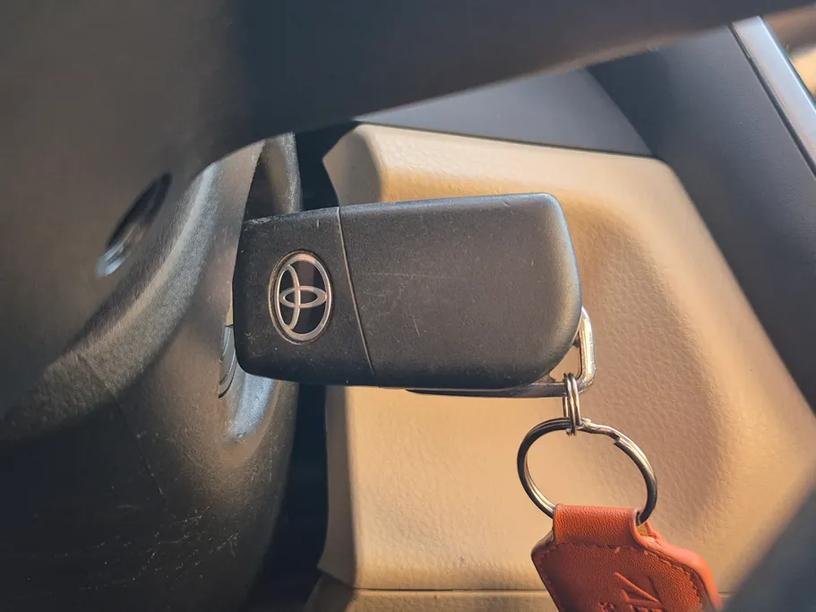 تويوتا كامري LE 2023 