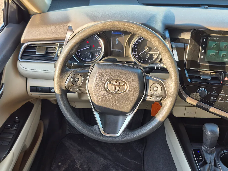 تويوتا كامري LE 2023 