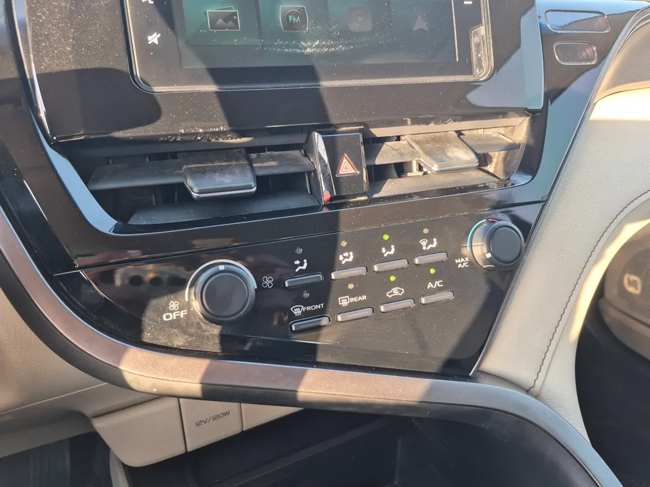 تويوتا كامري LE 2023 