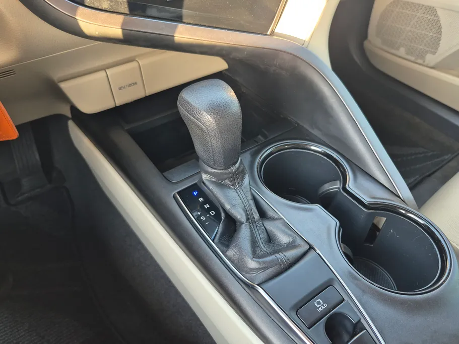 تويوتا كامري LE 2023 