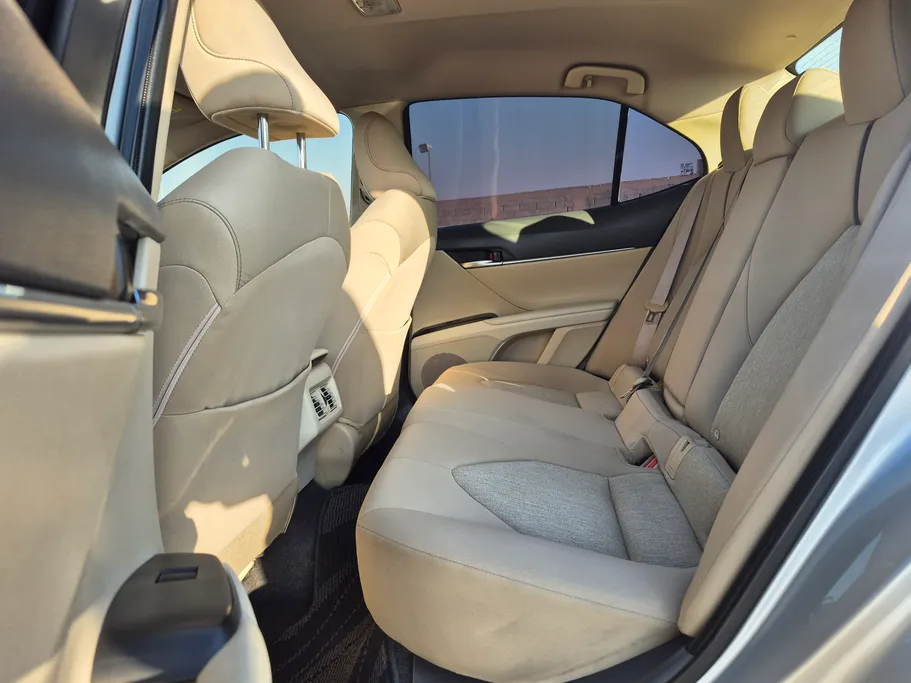 تويوتا كامري LE 2023 