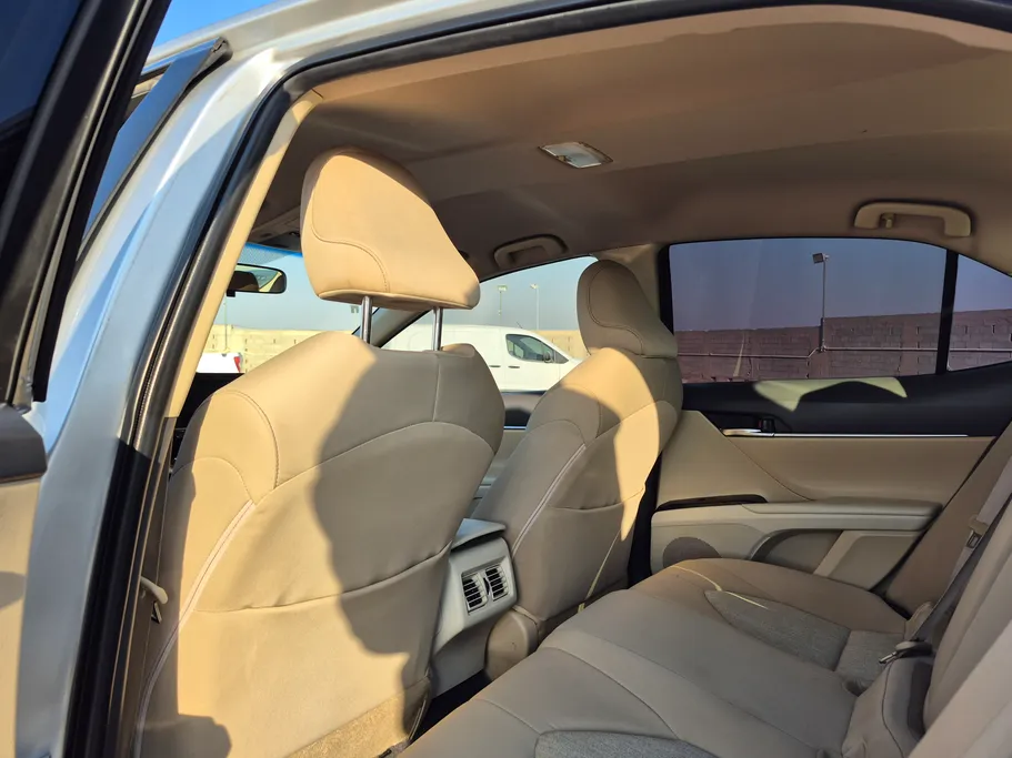 تويوتا كامري LE 2023 