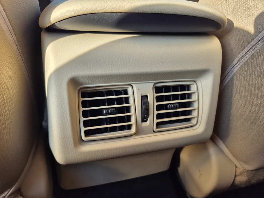 تويوتا كامري LE 2023 