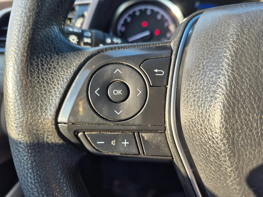 تويوتا كامري LE 2023 