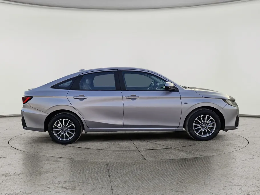 2023 Toyota Yaris  Y 