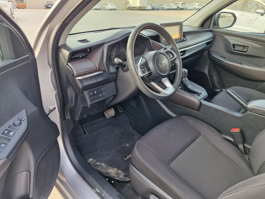 2023 Toyota Yaris  Y 