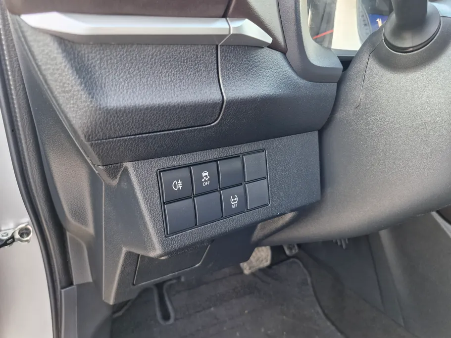 2023 Toyota Yaris  Y 